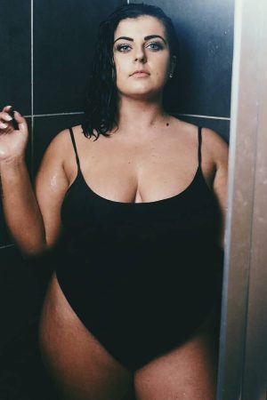 À la recherche de complicité naturiste Valentine - rencontre-Milf-Nantes