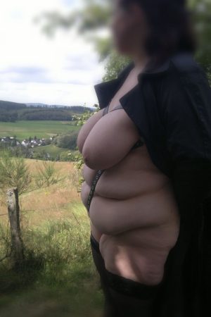 Tentée 😈 Émilie - rencontre-Milf-Tours