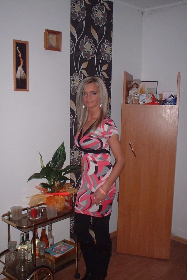 Je cherche un mec pour me faire sentir vivante à Annecy rencontre-MILF-Annecy