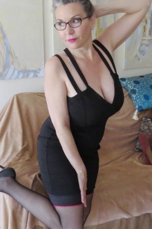 Nanterre Chaude 🔥 Claudia - rencontre-Cougar-Nanterre