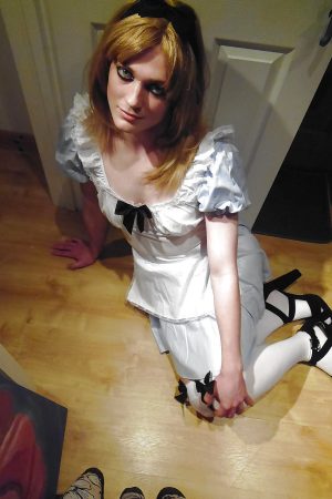 Découverte du naturisme – F, 30 ans, roliu – Cherche homme intéressé Julie - rencontre-Milf-Colombes