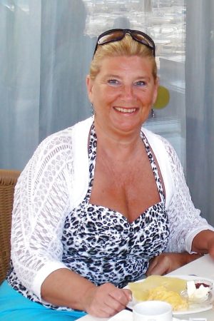 À la recherche d’un compagnon de plage naturiste à Courbevoie Marlène - rencontre-Naturiste-Courbevoie