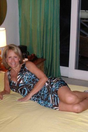 Soirée canapé cherche partenaire de débauche Roselyne - rencontre-Ronde-Bourges